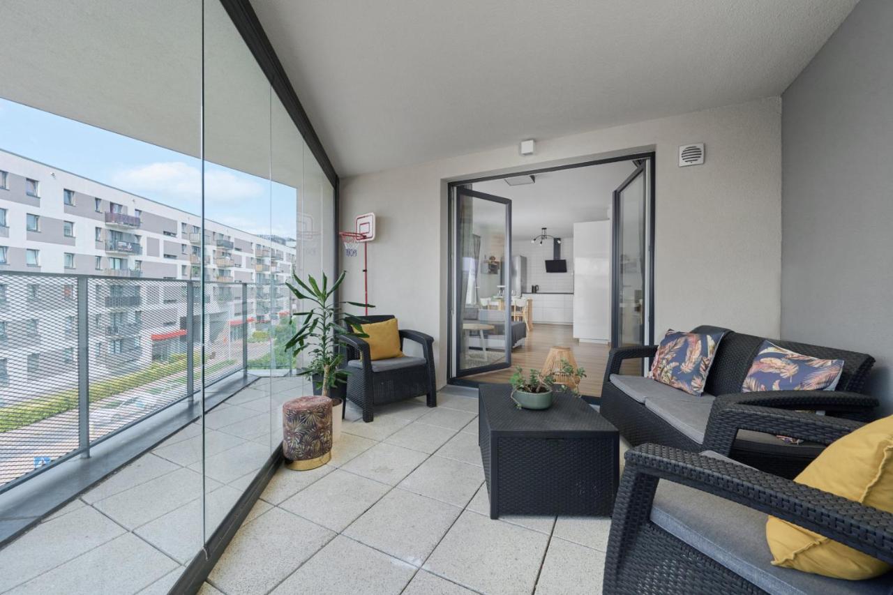 Spacious Apartment With Balcony Near The Slavic Hill Wroclaw By Renters Prestige المظهر الخارجي الصورة