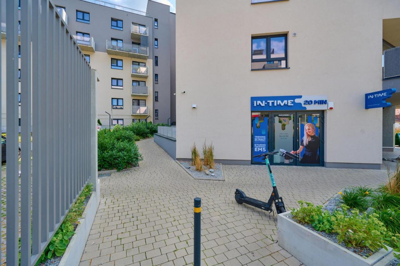 Spacious Apartment With Balcony Near The Slavic Hill Wroclaw By Renters Prestige المظهر الخارجي الصورة
