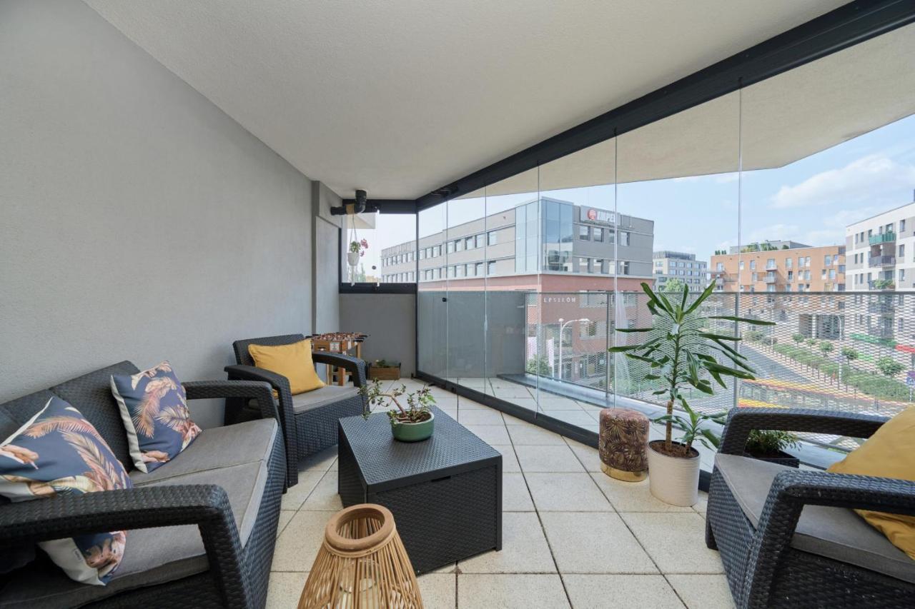 Spacious Apartment With Balcony Near The Slavic Hill Wroclaw By Renters Prestige المظهر الخارجي الصورة