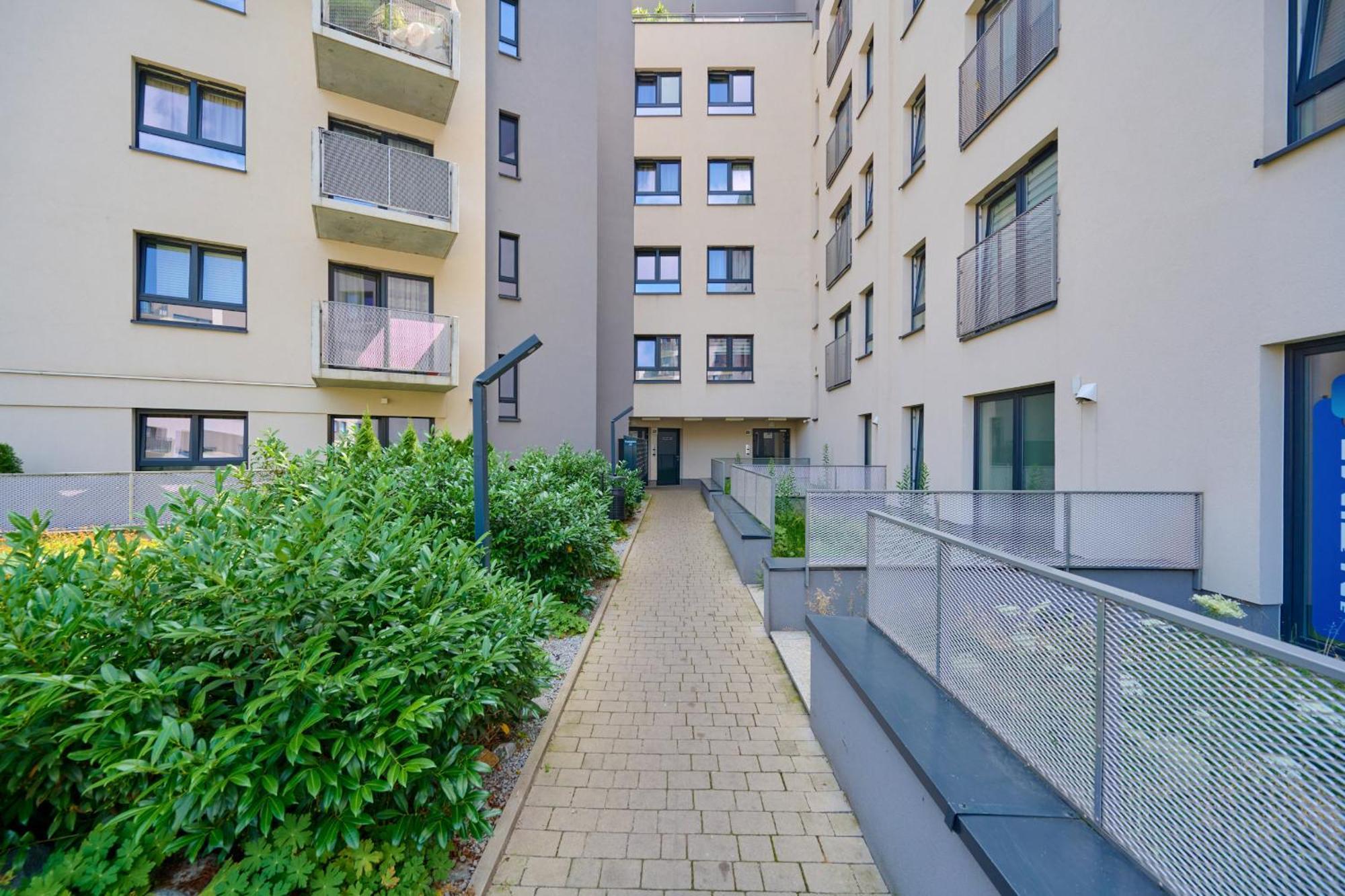 Spacious Apartment With Balcony Near The Slavic Hill Wroclaw By Renters Prestige المظهر الخارجي الصورة